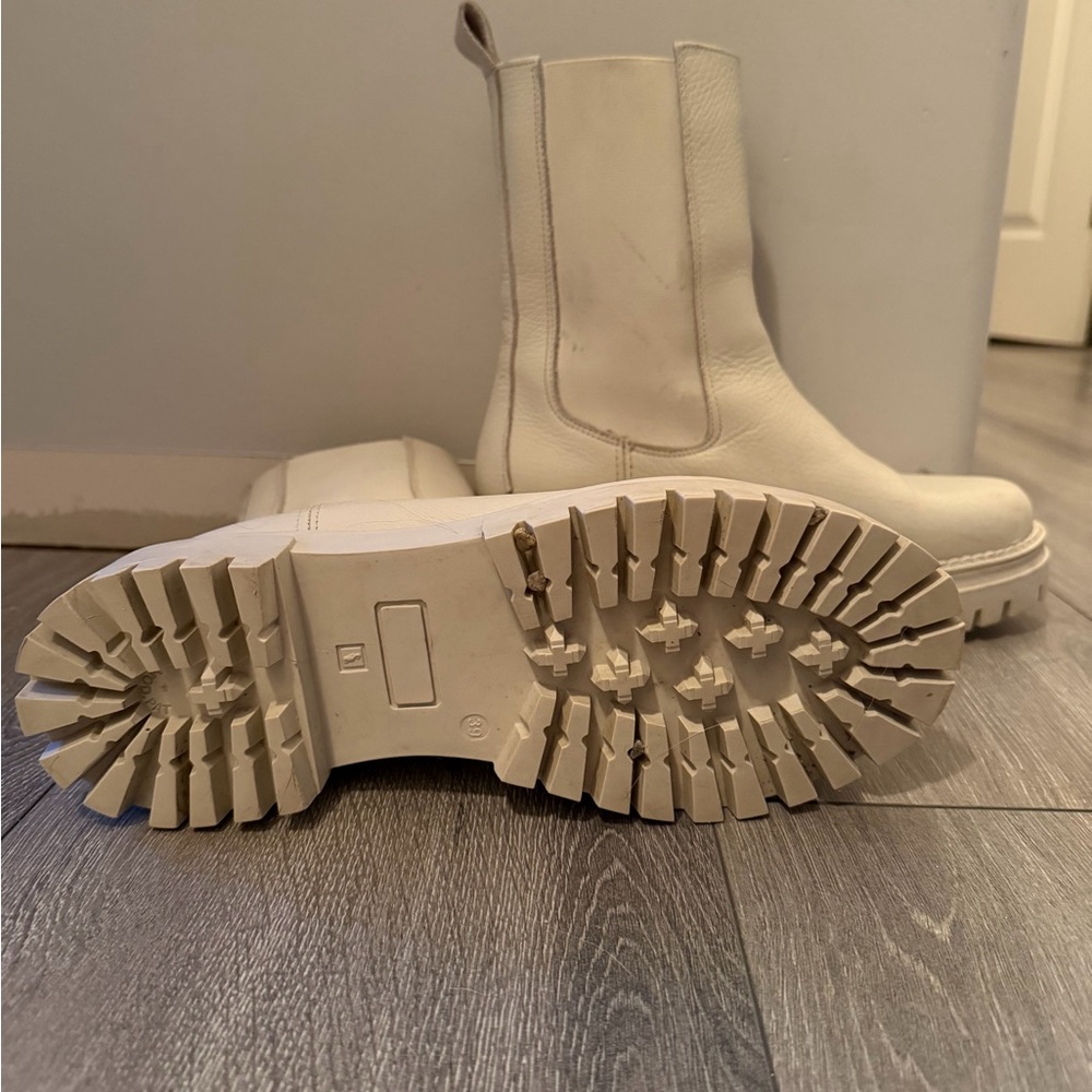 Women's Cream Ankle Boots - Picture 2 of 3